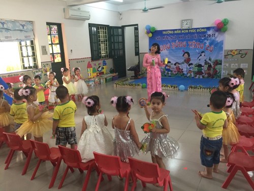 Hoạt động: Phát triển thẩm mỹ cho trẻ qua hoạt động Dạy múa “Bàn tay cô giáo” – Lớp MG Bé C5.